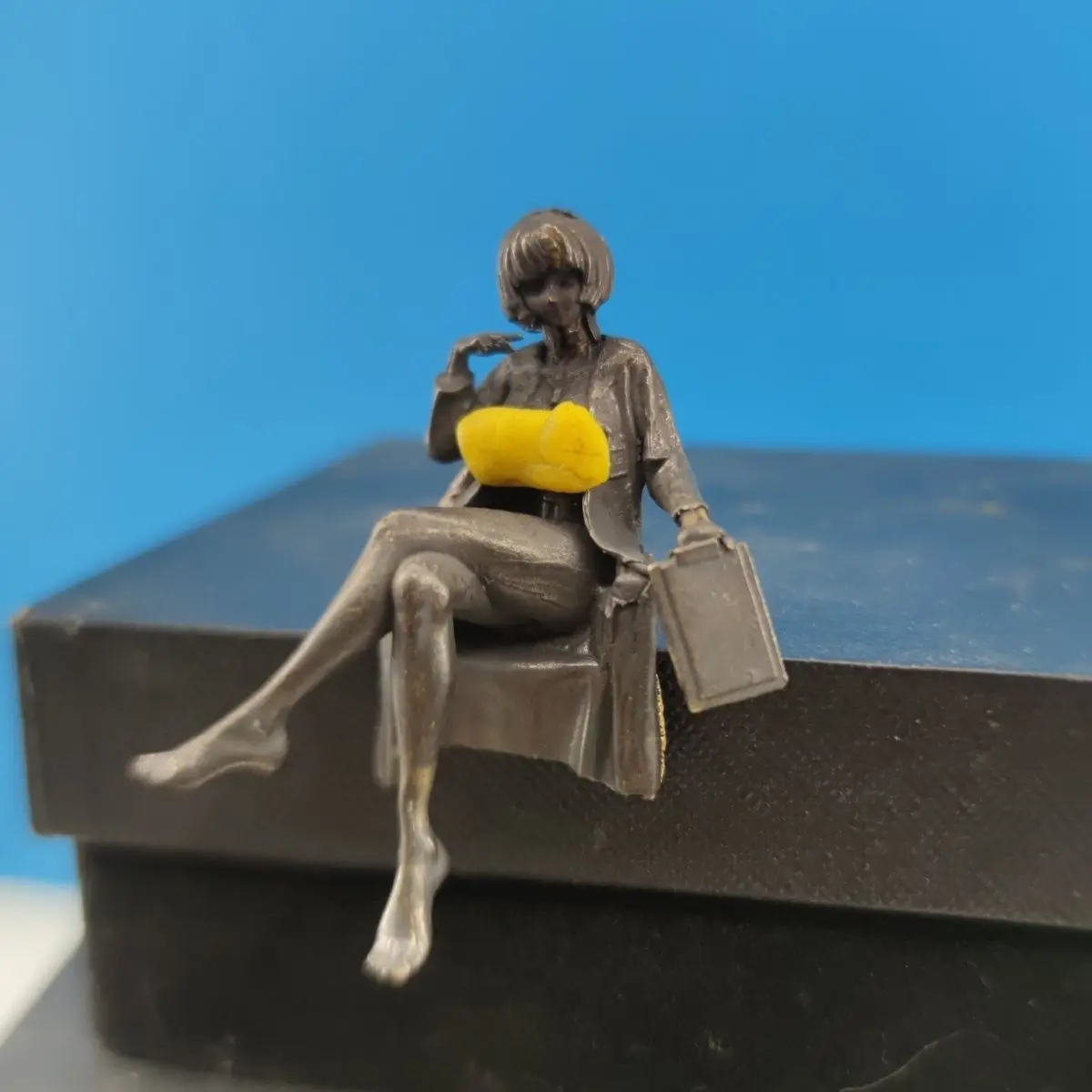 6cm Antique Brass Female Docto - Medical Lab Officer recension och pris